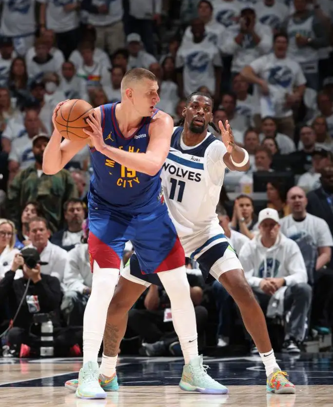 森林狼大胜掘金将系列赛拖入抢七