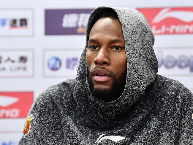 神秘外援的表现获得赞誉，一枝独秀的简单介绍